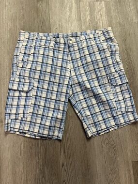 0096–Men's Light Blue Plaid Cargo Shorts with Pocket Detail